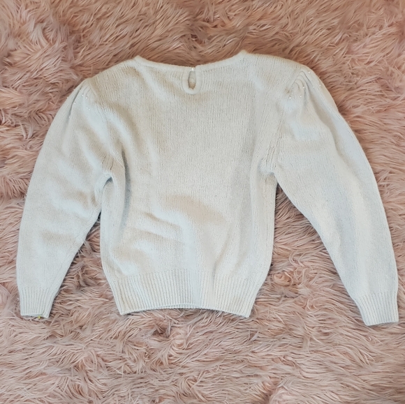 Beautiful white sweater - Picture 3 of 4